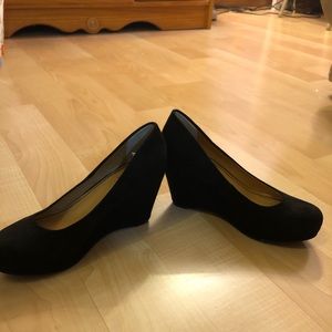 BRAND NEW black heels